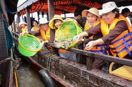 Đầu năm, chùa Hoằng Pháp phóng sanh tại Bến Tre